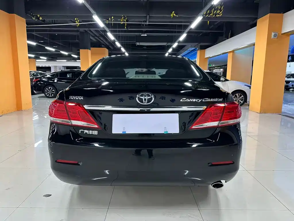 Toyota Camry — миниатюра 7