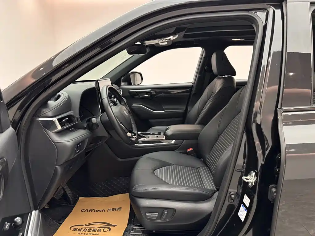 Toyota Crown Kluger — миниатюра 8