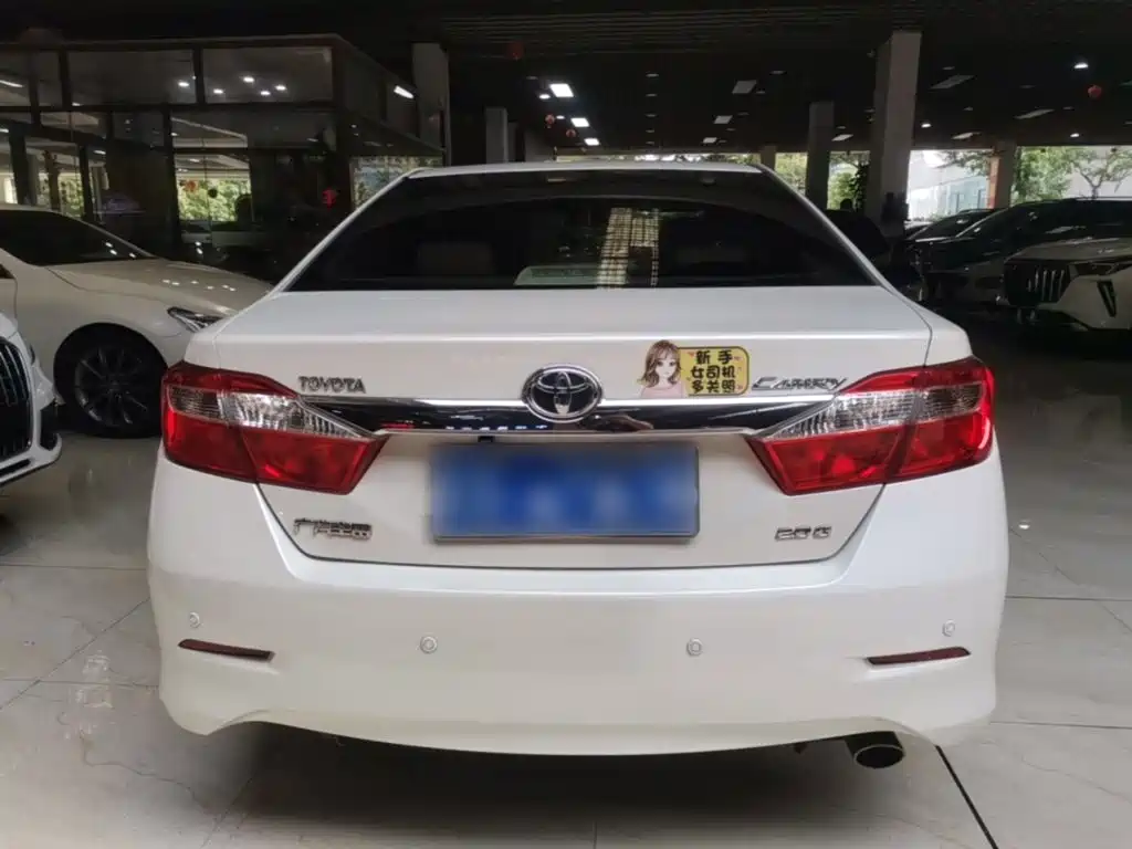 Toyota Camry — миниатюра 6