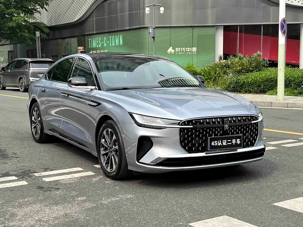 Lincoln Z 2022 i