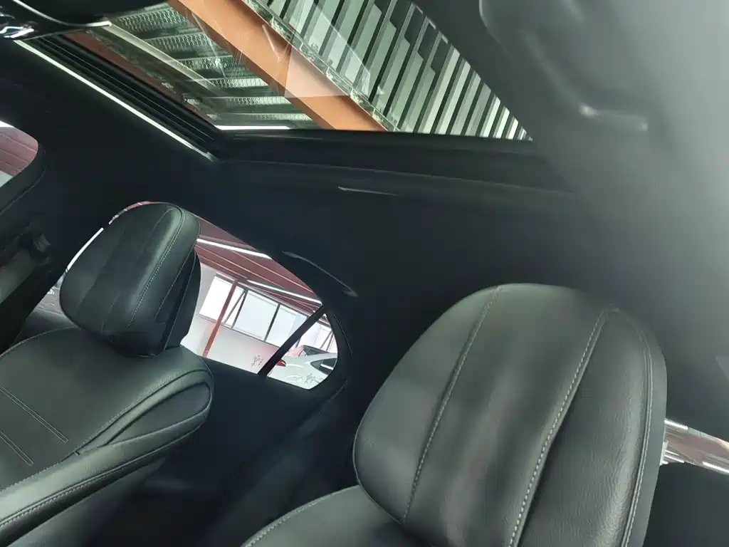 Mercedes-Benz C-Class — миниатюра 10