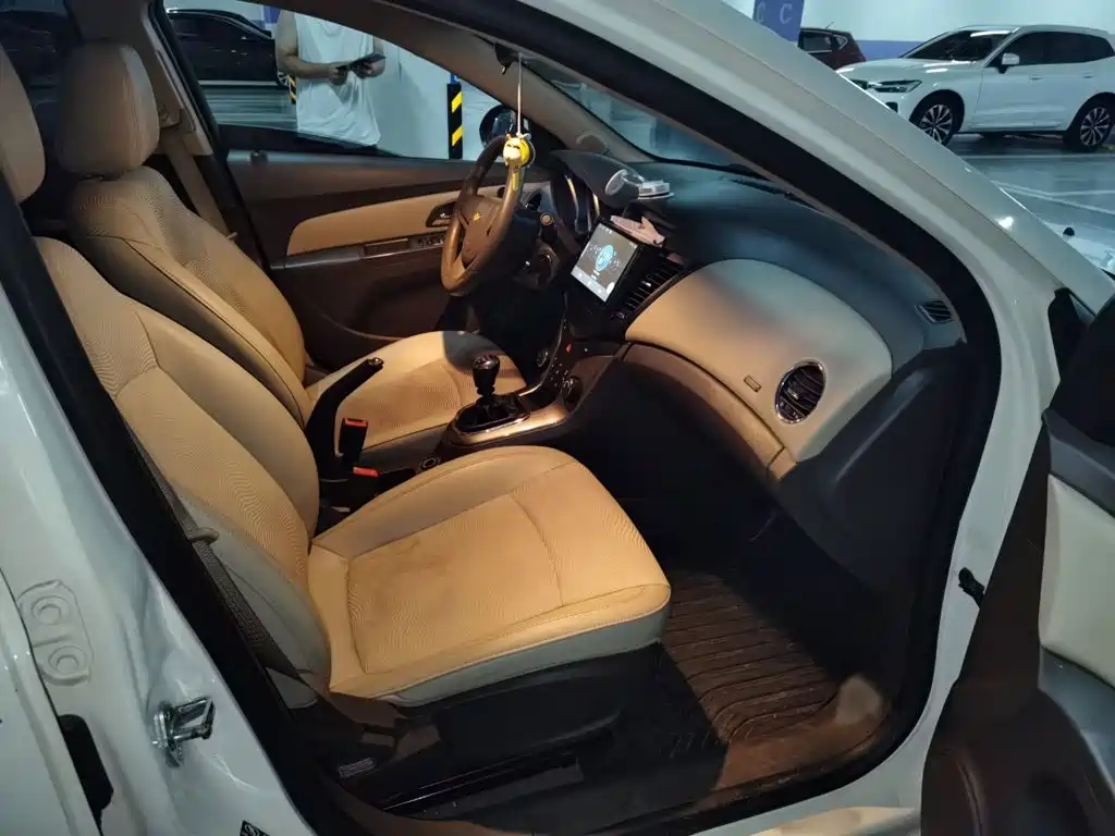 Chevrolet Cruze — миниатюра 19