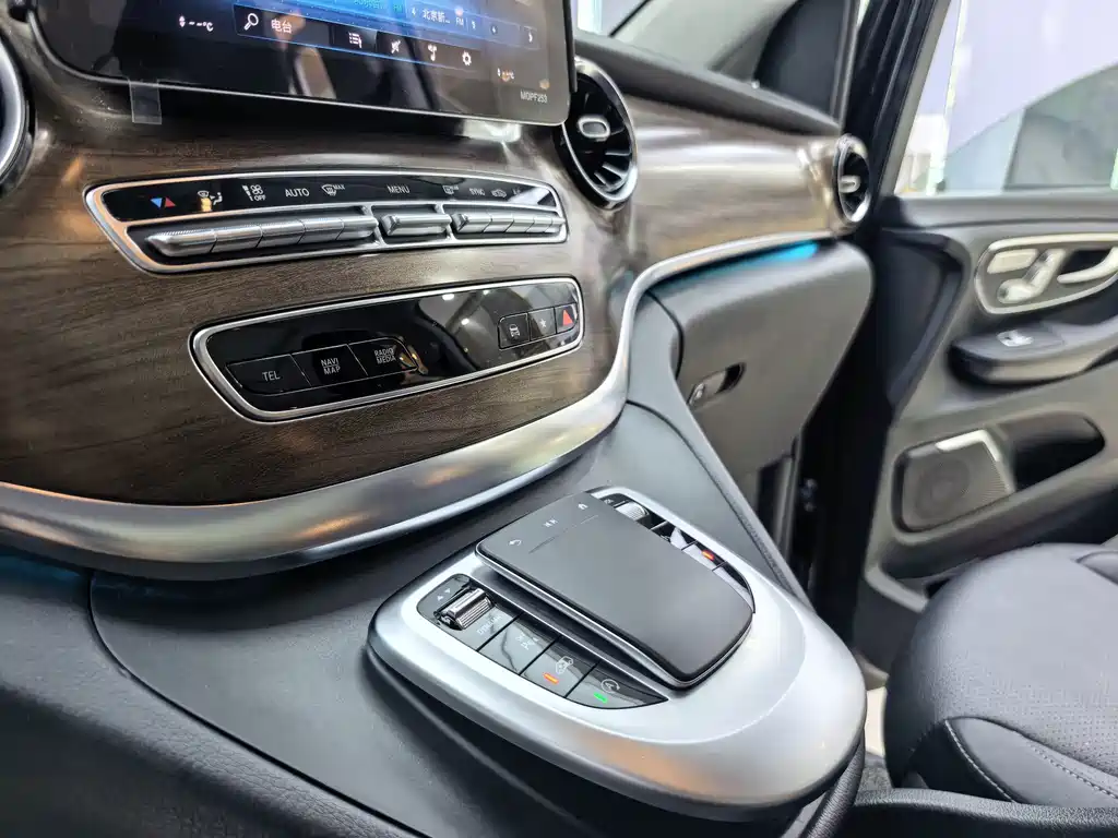 Mercedes-Benz V-Class — миниатюра 8