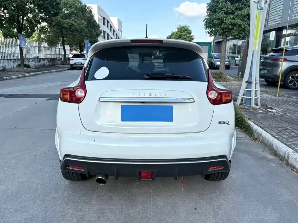 Infiniti ESQ — миниатюра 6