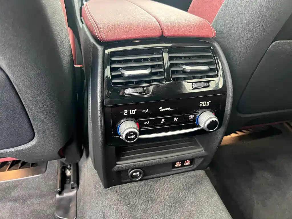 BMW 5 Series — миниатюра 9