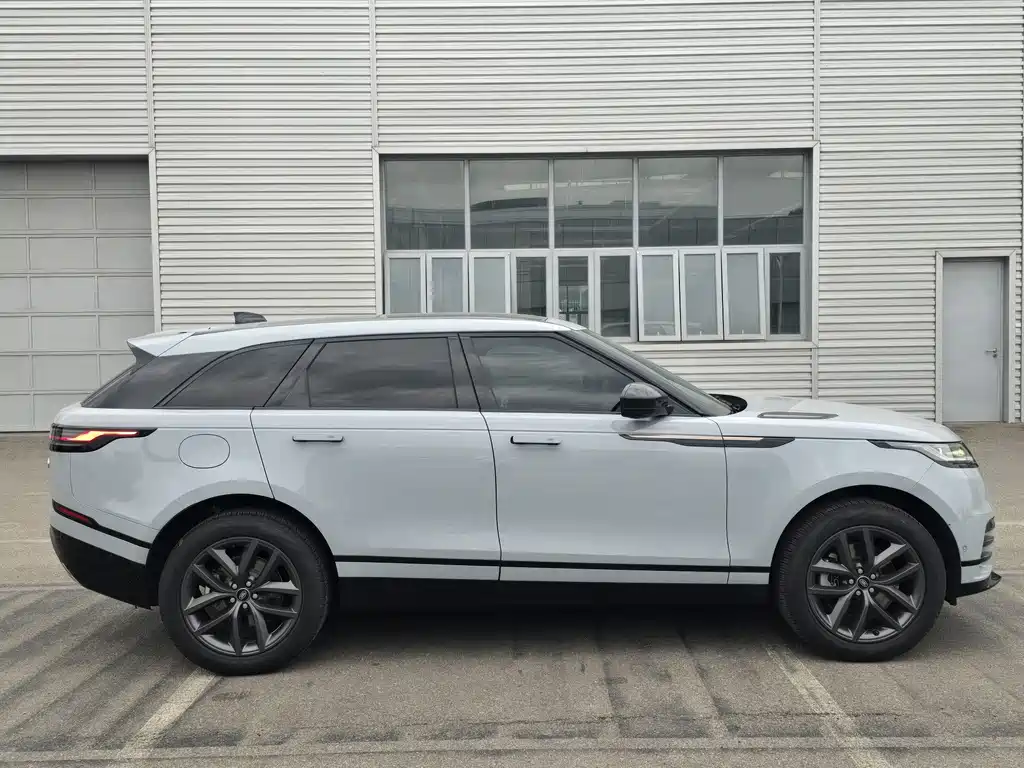 Land Rover Range Rover Velar 2025 Dynamic SE