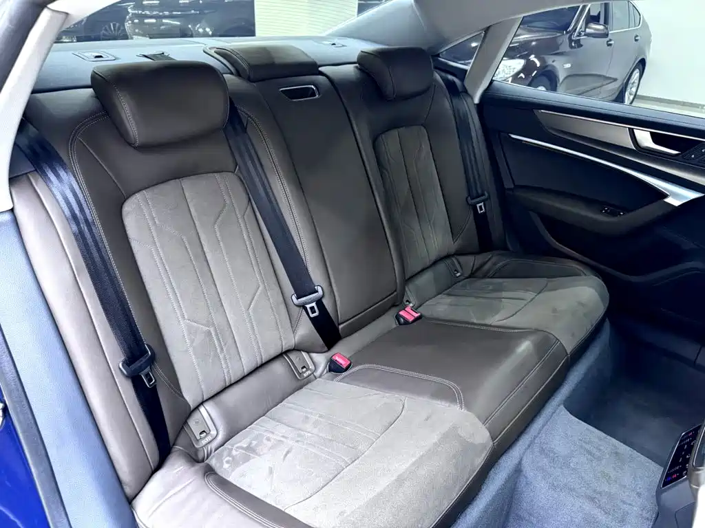 Audi A7L — миниатюра 17