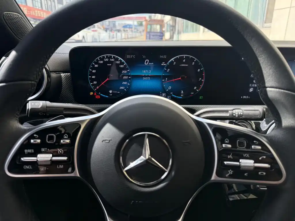 Mercedes-Benz A-Class — миниатюра 7