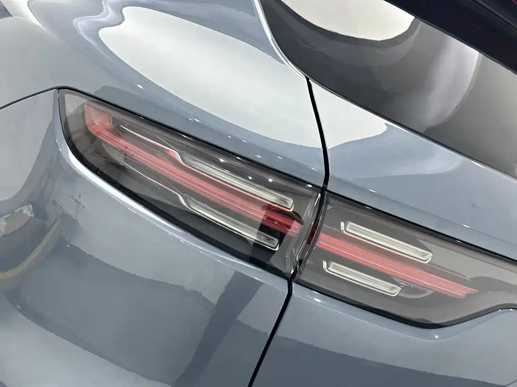 Porsche Cayenne — миниатюра 20