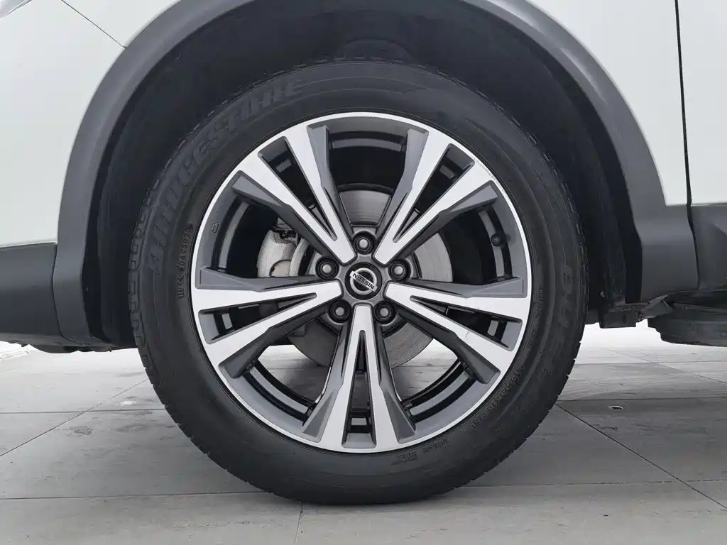 Nissan Qashqai — миниатюра 17