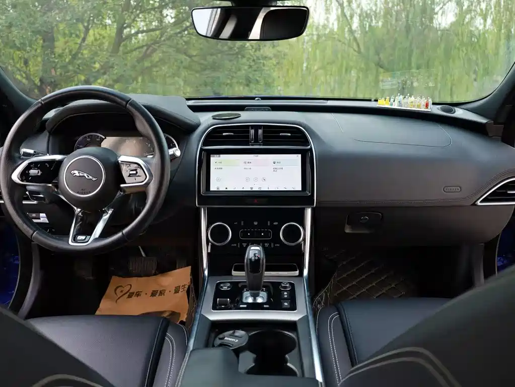 Jaguar XEL 2020 2.0T 200PS R-DYNAMIC S Sport