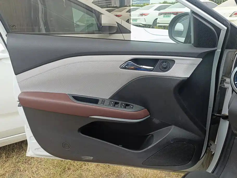 Chevrolet Monza — миниатюра 7