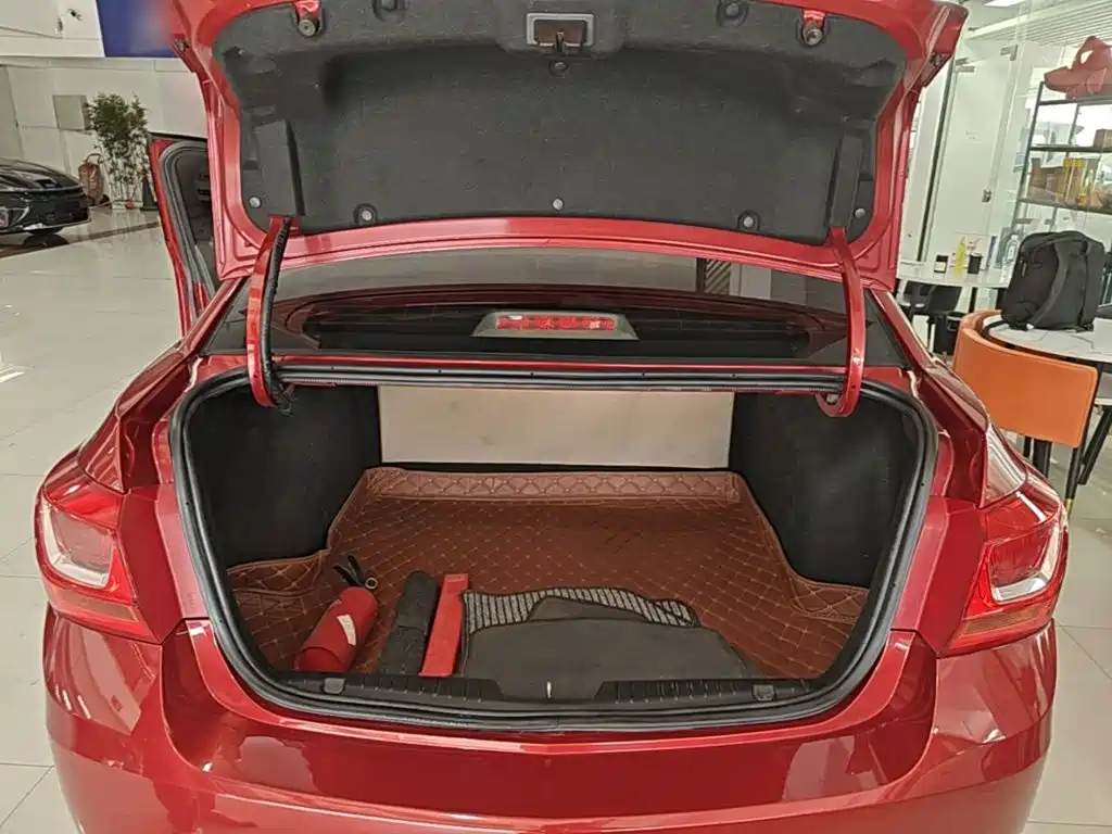 Chevrolet Cruze — миниатюра 19