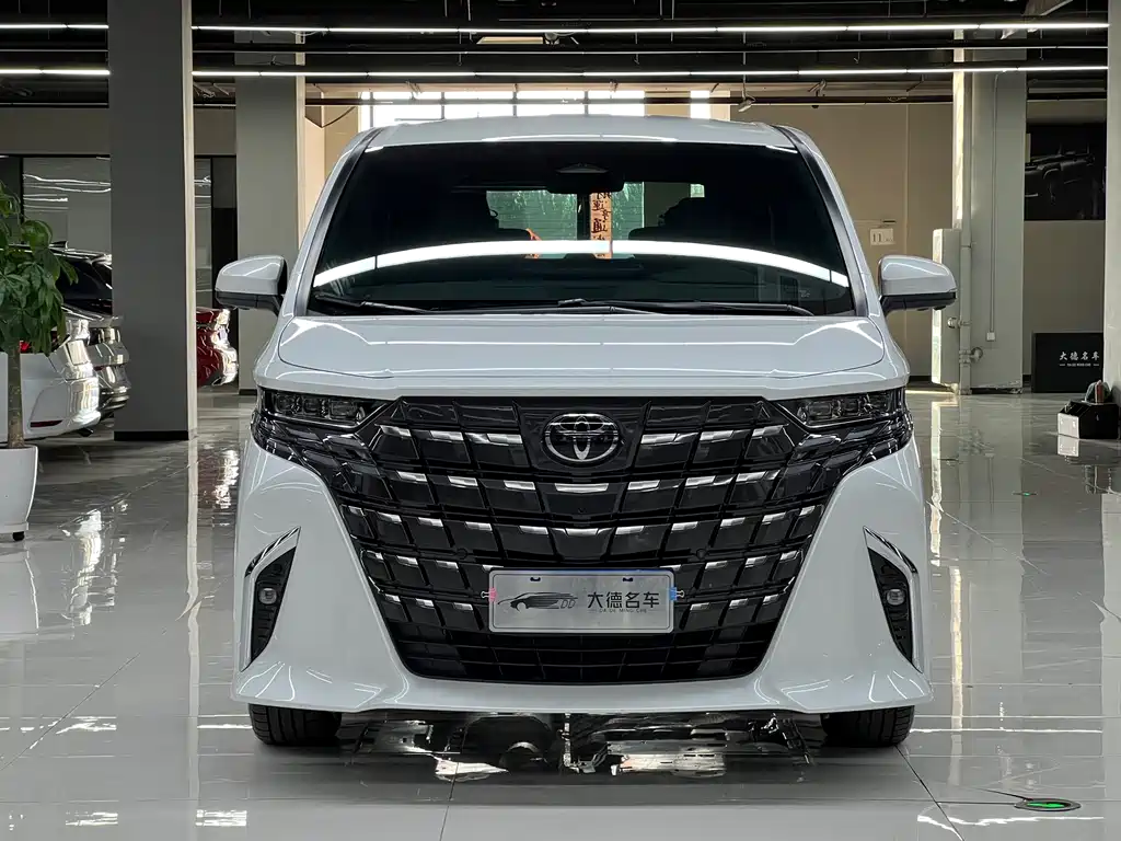 Toyota Alphard — миниатюра 2