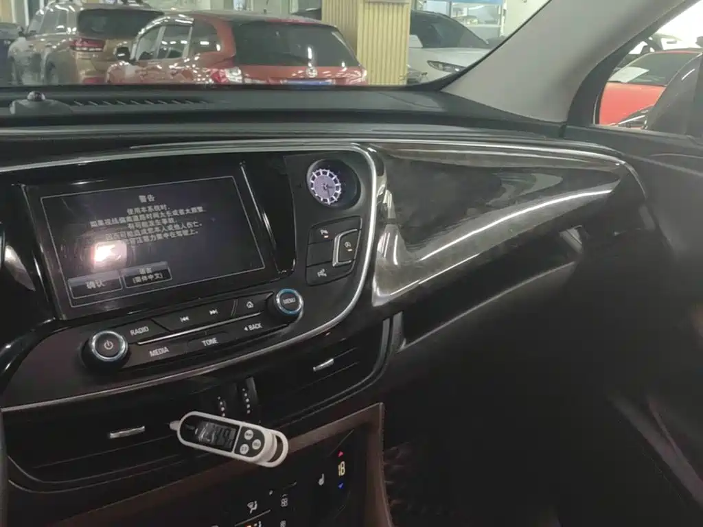 Buick Envision Plus — миниатюра 10