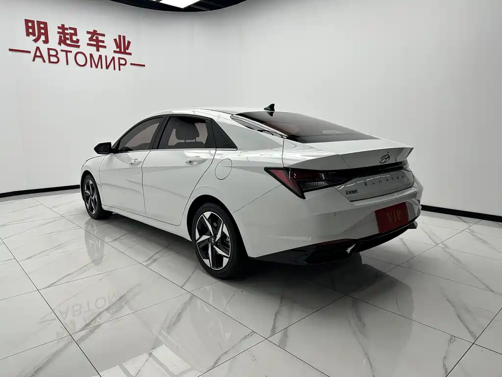 Hyundai Elantra 2022 1.5L CVT LUX Luxury