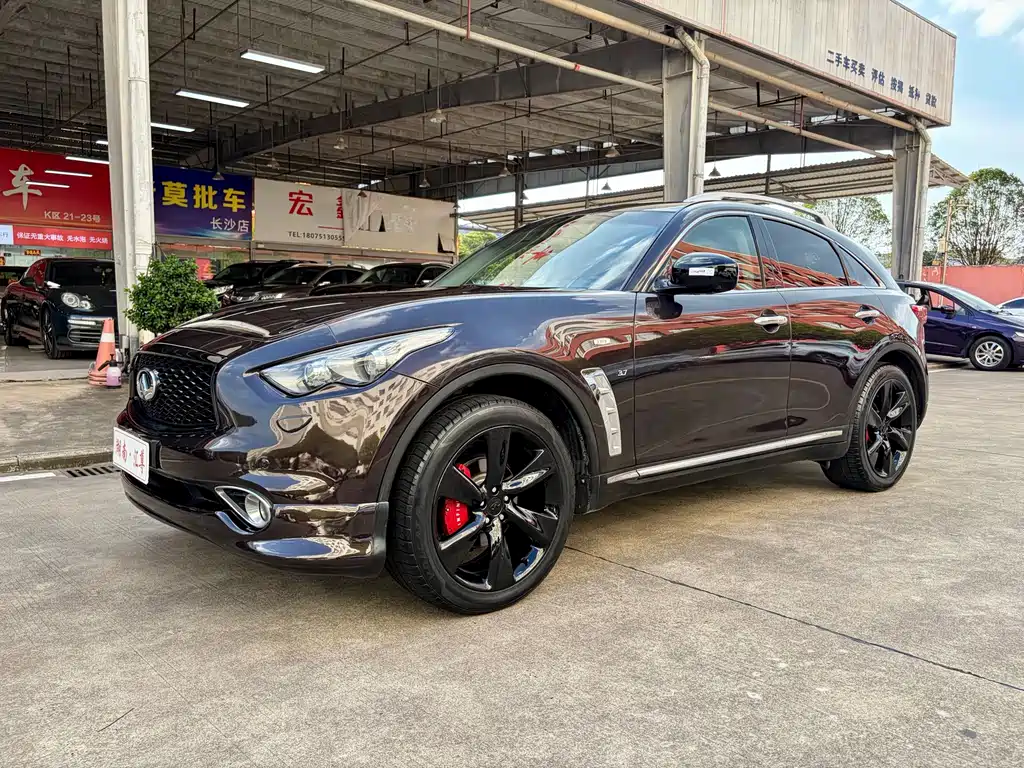 Infiniti QX70
