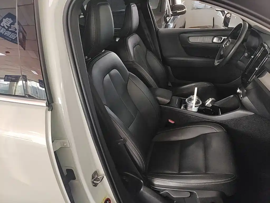 Volvo XC40 — миниатюра 25