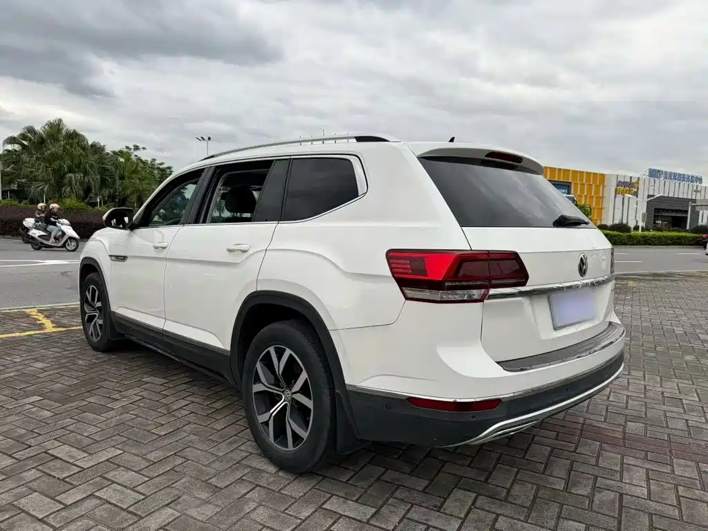 Volkswagen Teramont — миниатюра 5