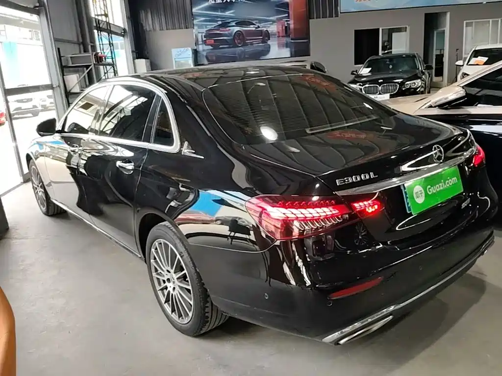 Mercedes-Benz E-Class — миниатюра 5