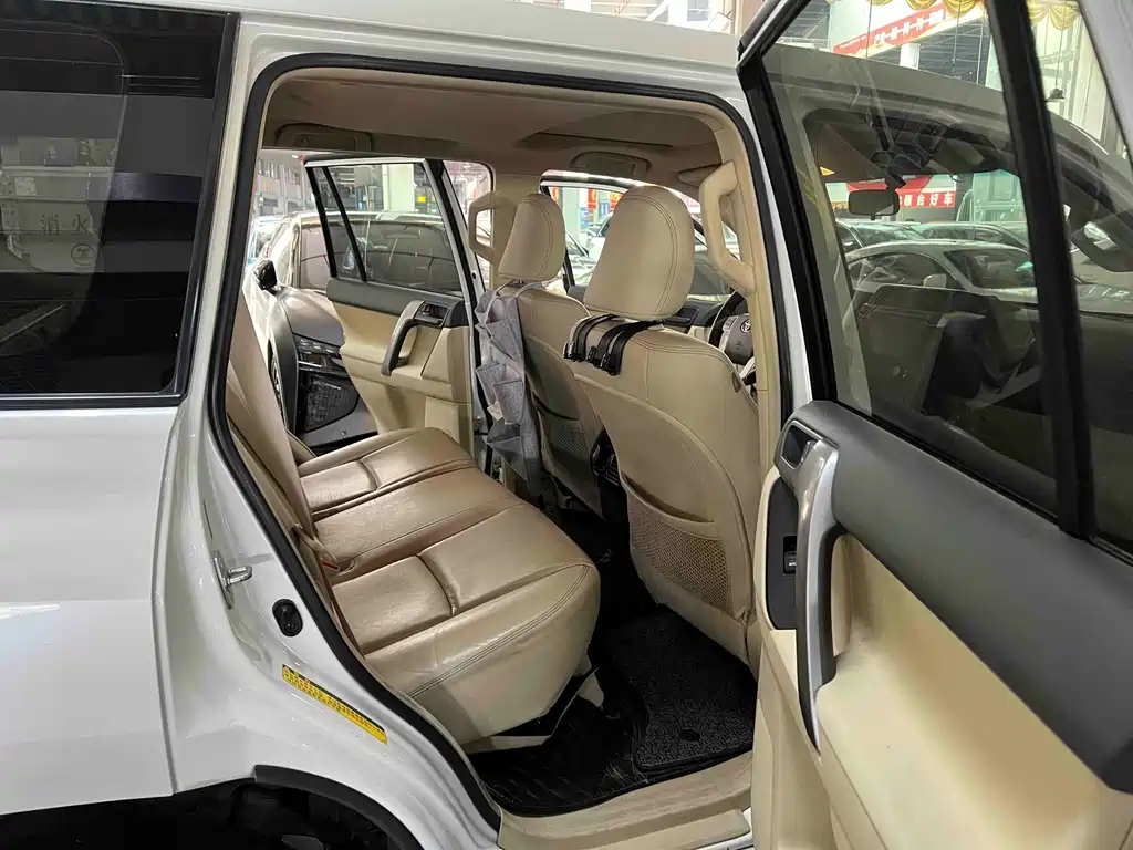 Toyota Prado (Import) — миниатюра 8