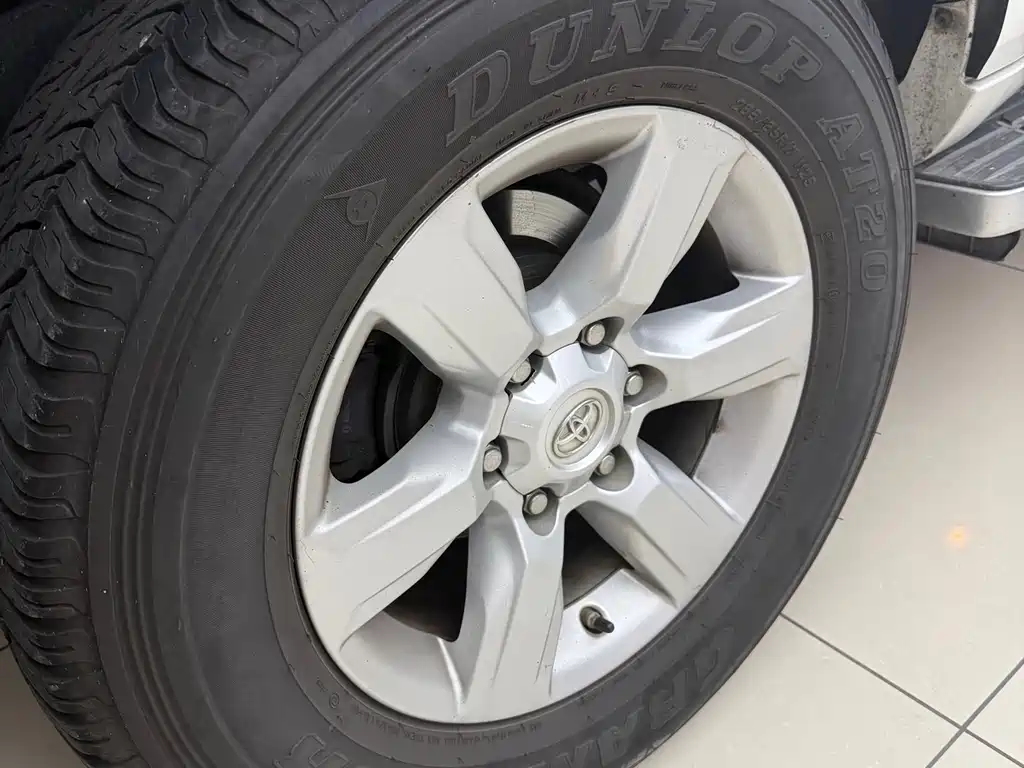 Toyota Prado — миниатюра 10