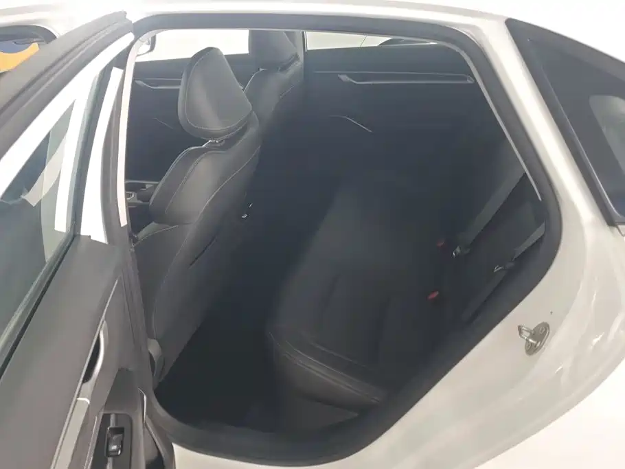 Geely Emgrand — миниатюра 11