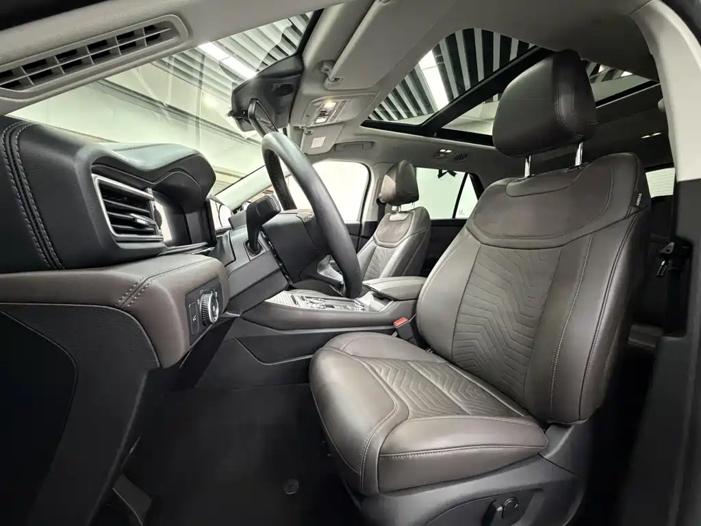 Ford Explorer — миниатюра 7