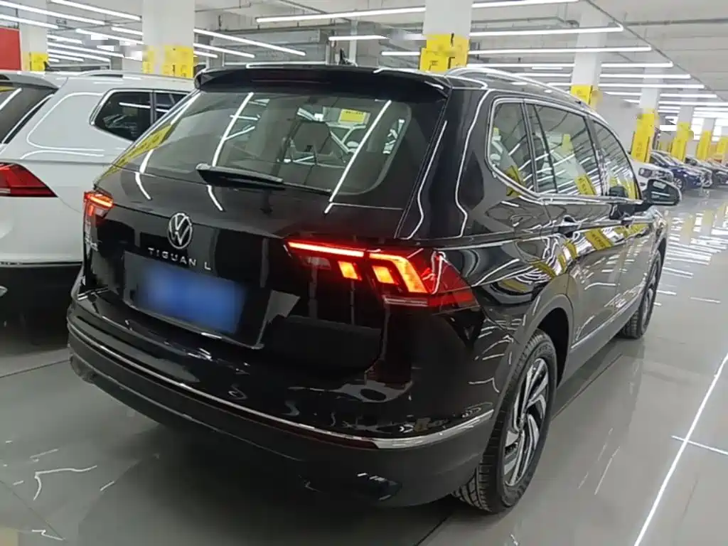 Volkswagen Tiguan L L 2025 300TSI AT
