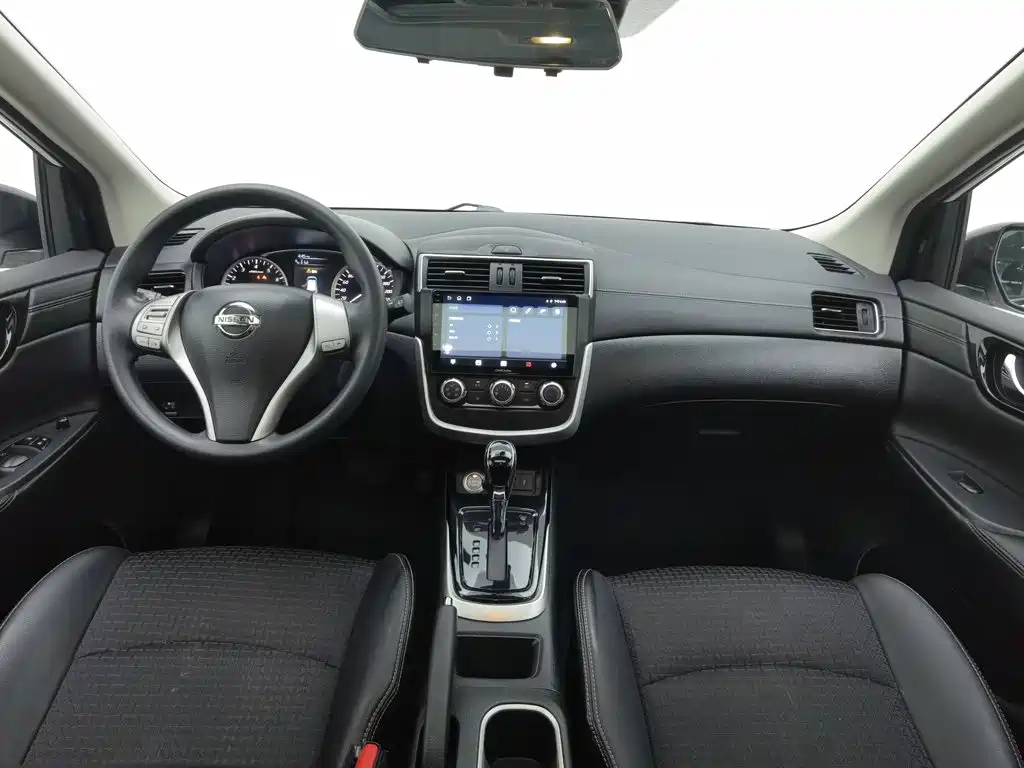Nissan Tiida — миниатюра 5