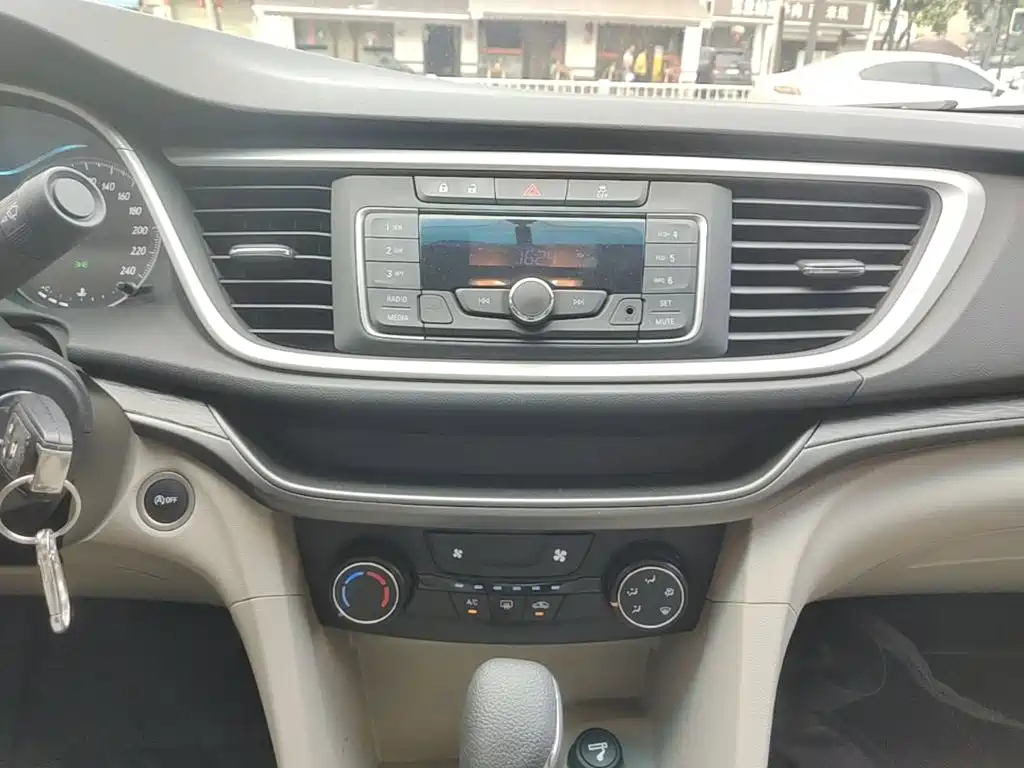 Buick Excelle — миниатюра 13