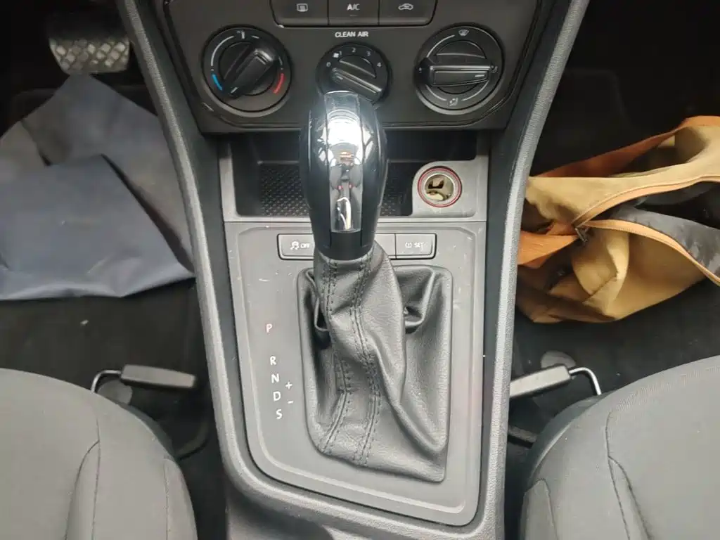 Volkswagen Lavida — миниатюра 10