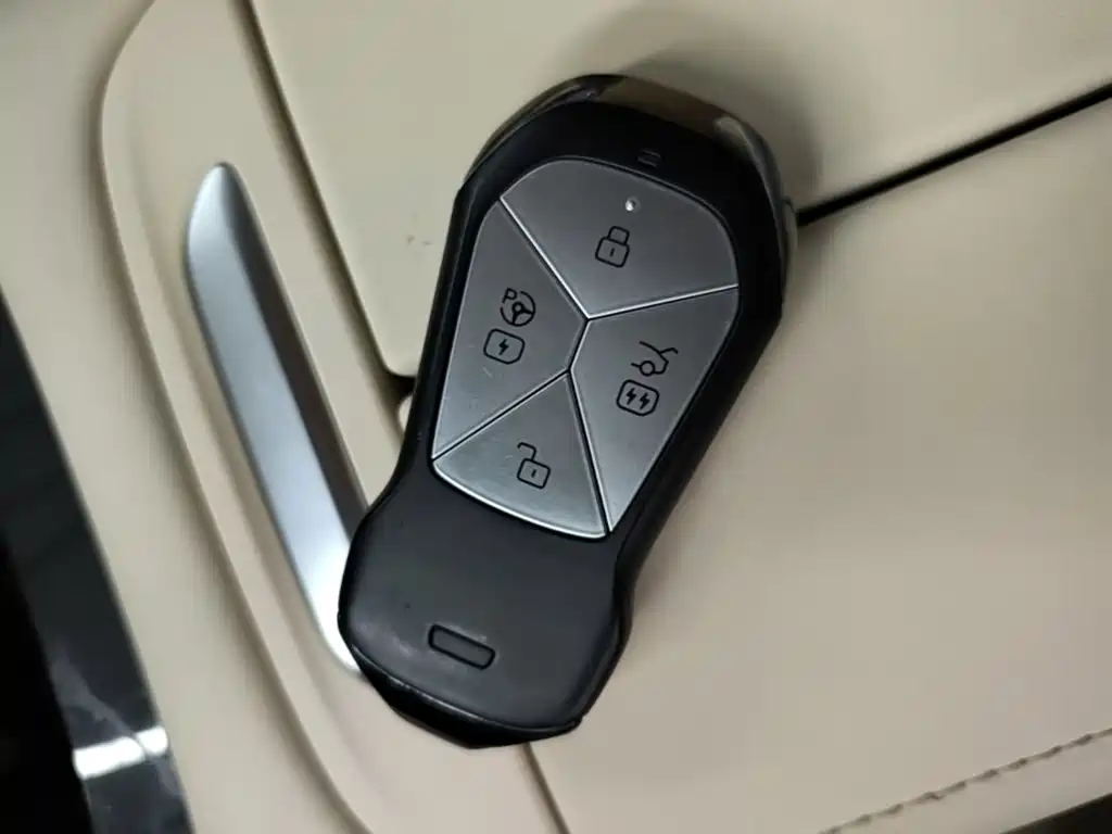 XPeng P7 — миниатюра 9