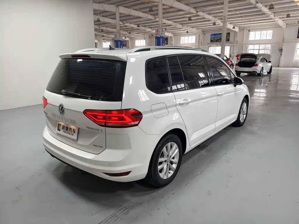 Volkswagen Touran — миниатюра 4