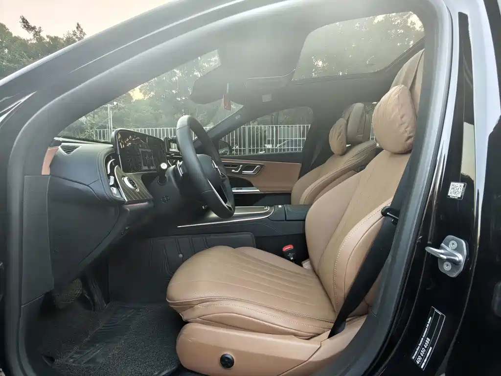 Mercedes-Benz E-Class — миниатюра 6