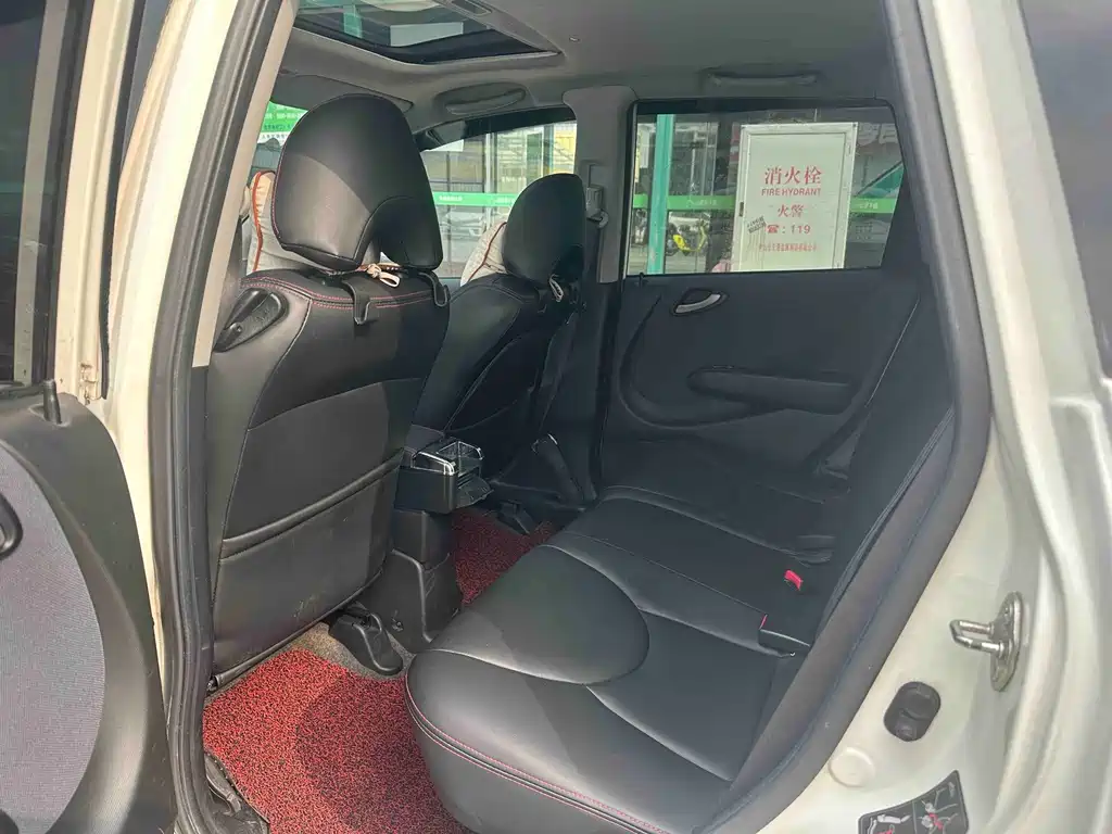 Honda Fit — миниатюра 4