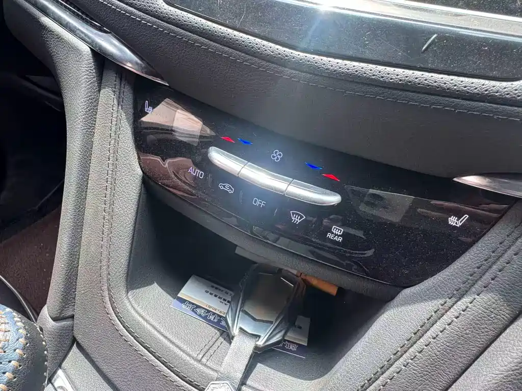 Cadillac XT5 — миниатюра 7