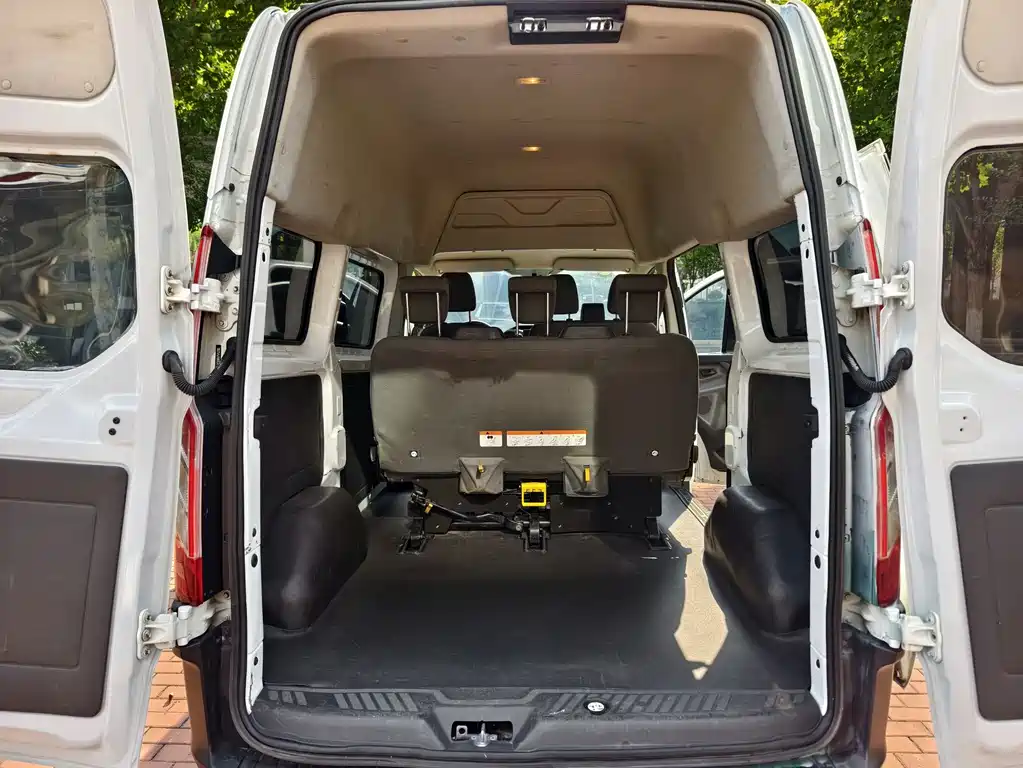 Ford Transit — миниатюра 11