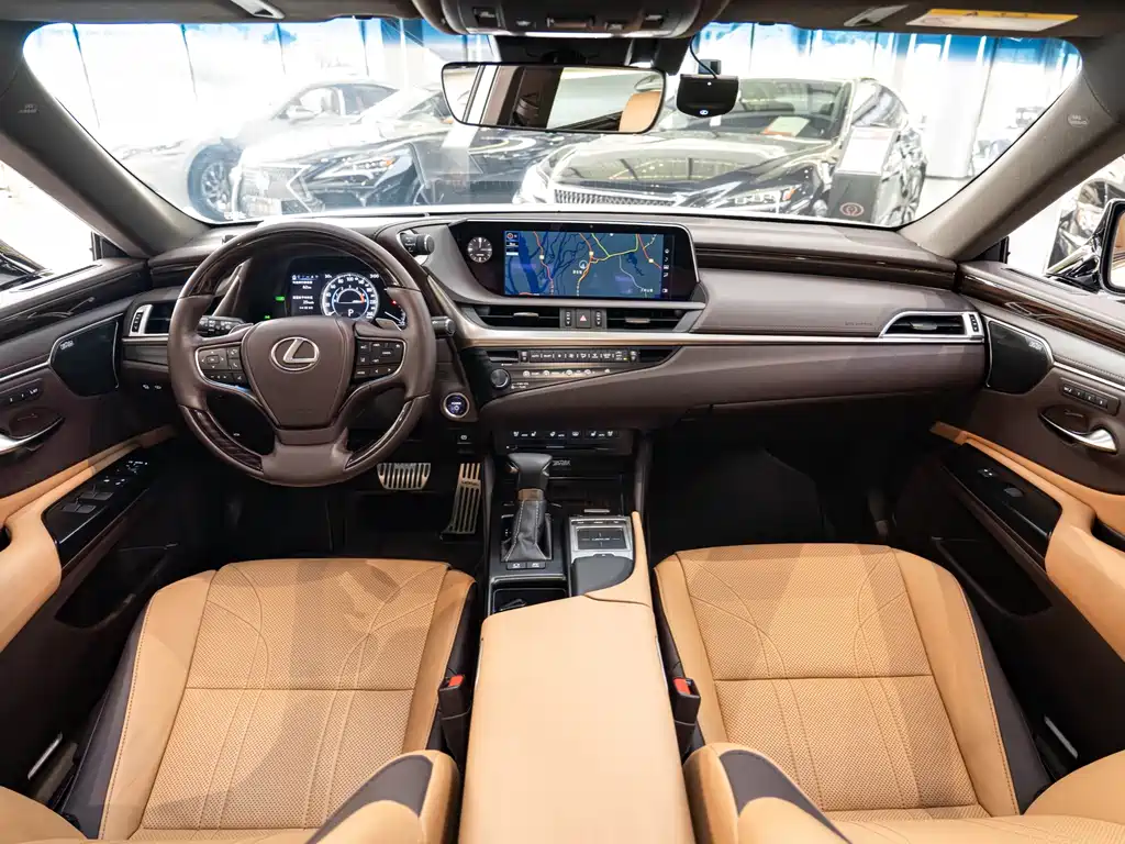 Lexus ES — миниатюра 13