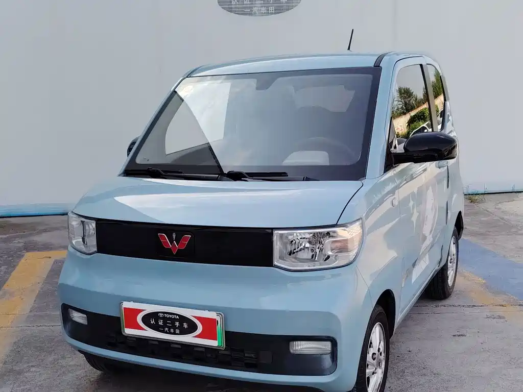 Заказать Wuling MINIEV 2022 года за 642 592 ₽  из Китая