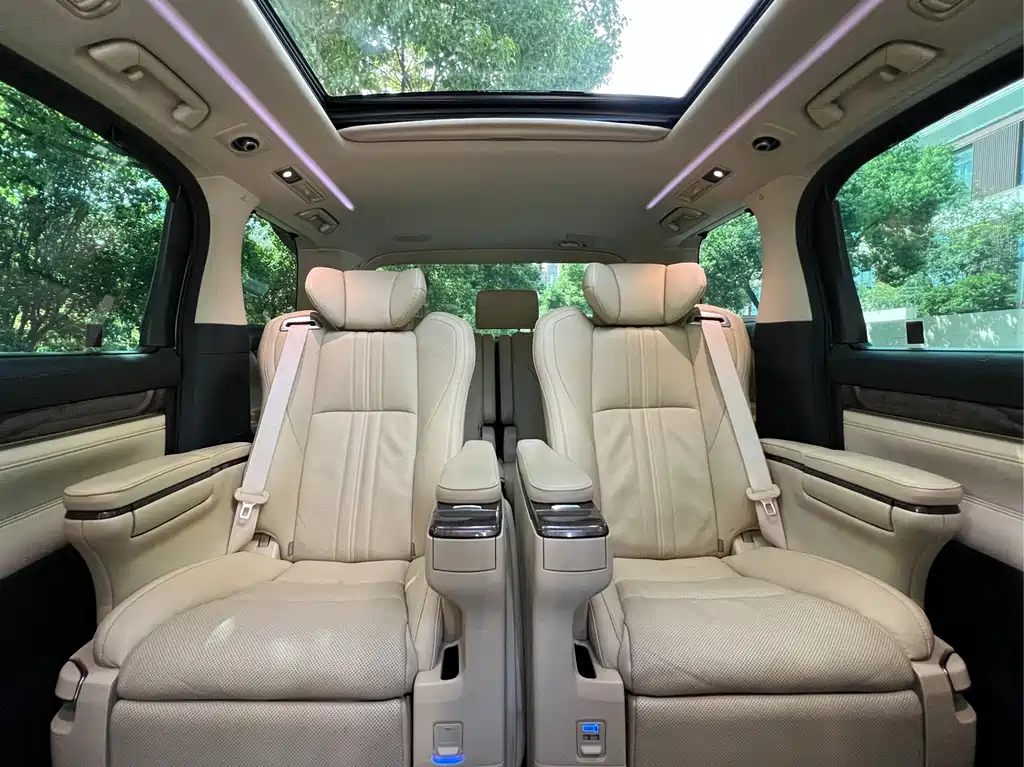 Toyota Vellfire — миниатюра 13