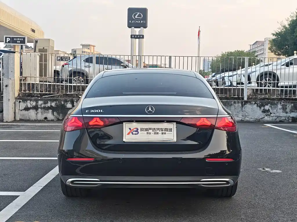 Mercedes-Benz E-Class — миниатюра 3