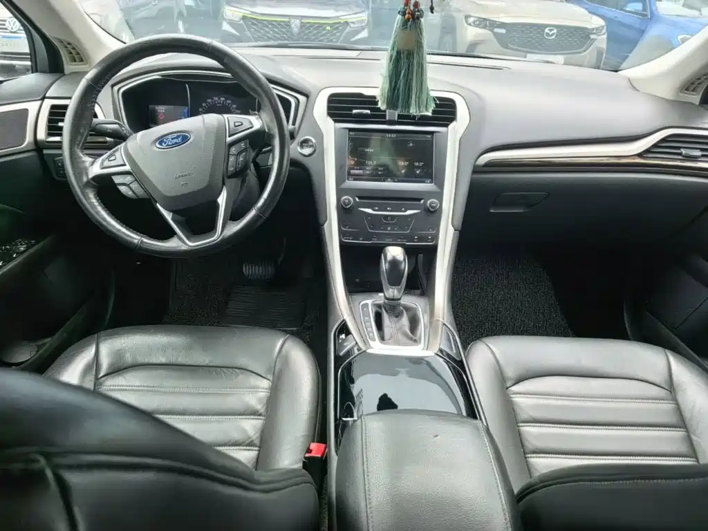 Ford Mondeo 2013 2.0L GTDi200 Luxury