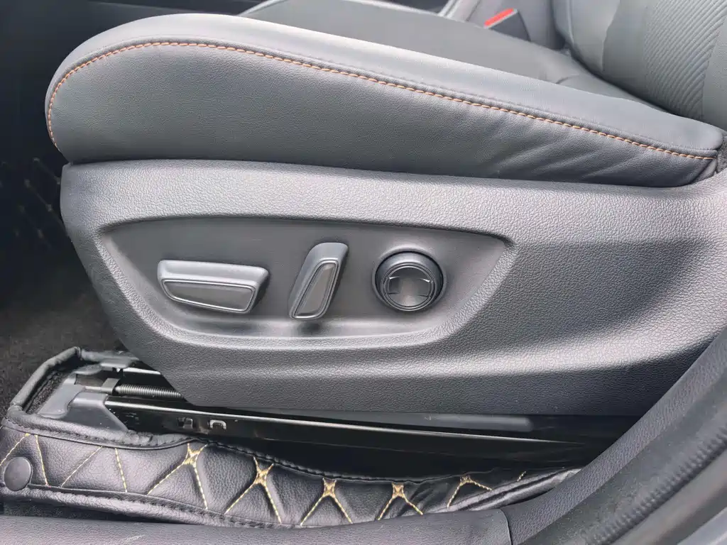 Toyota Frontlander — миниатюра 12