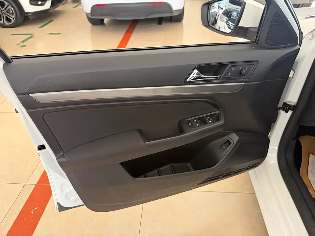 Volkswagen Lavida — миниатюра 19