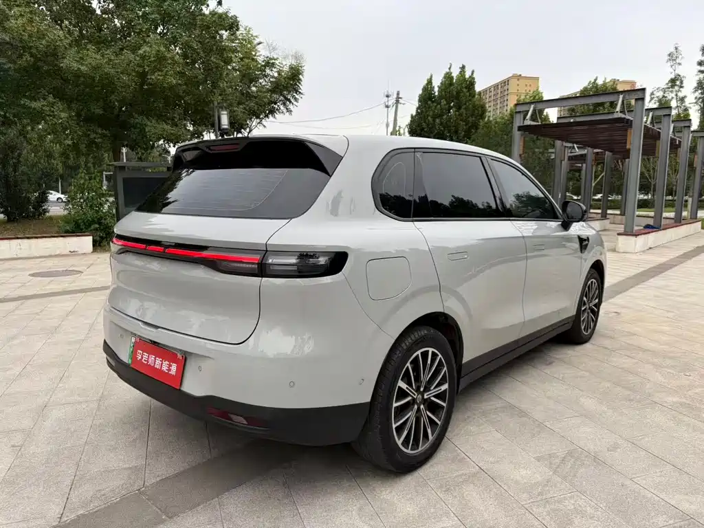Leapmotor Leapmotor B10 — миниатюра 6