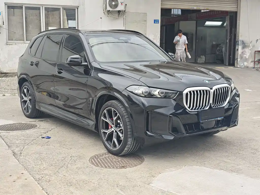 BMW X5 2025 xDrive 30Li M Sport
