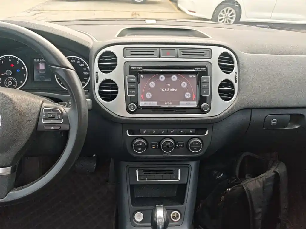 Volkswagen Tiguan — миниатюра 13