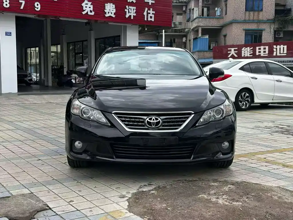 Toyota Reiz
