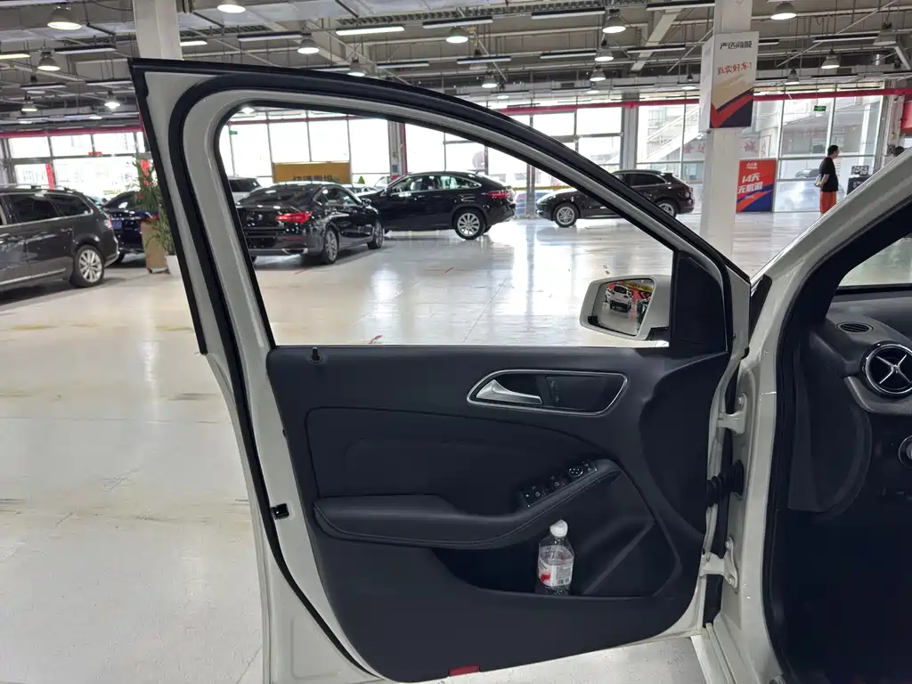Mercedes-Benz B-Class — миниатюра 16